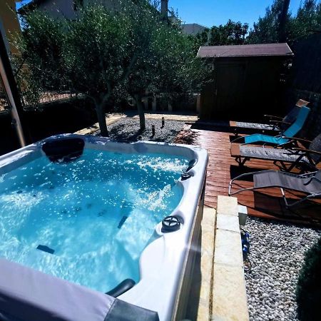 Holiday Home Istra With Jacuzzi Медулин Экстерьер фото