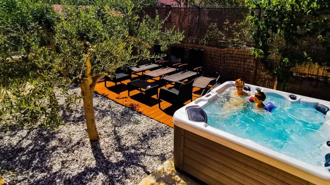 Holiday Home Istra With Jacuzzi Медулин Экстерьер фото