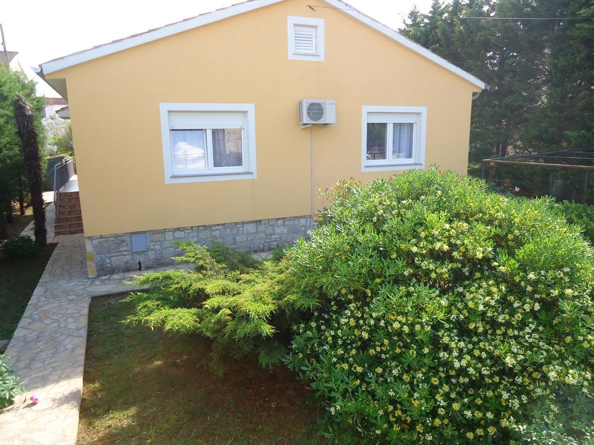 Holiday Home Istra With Jacuzzi Медулин Экстерьер фото