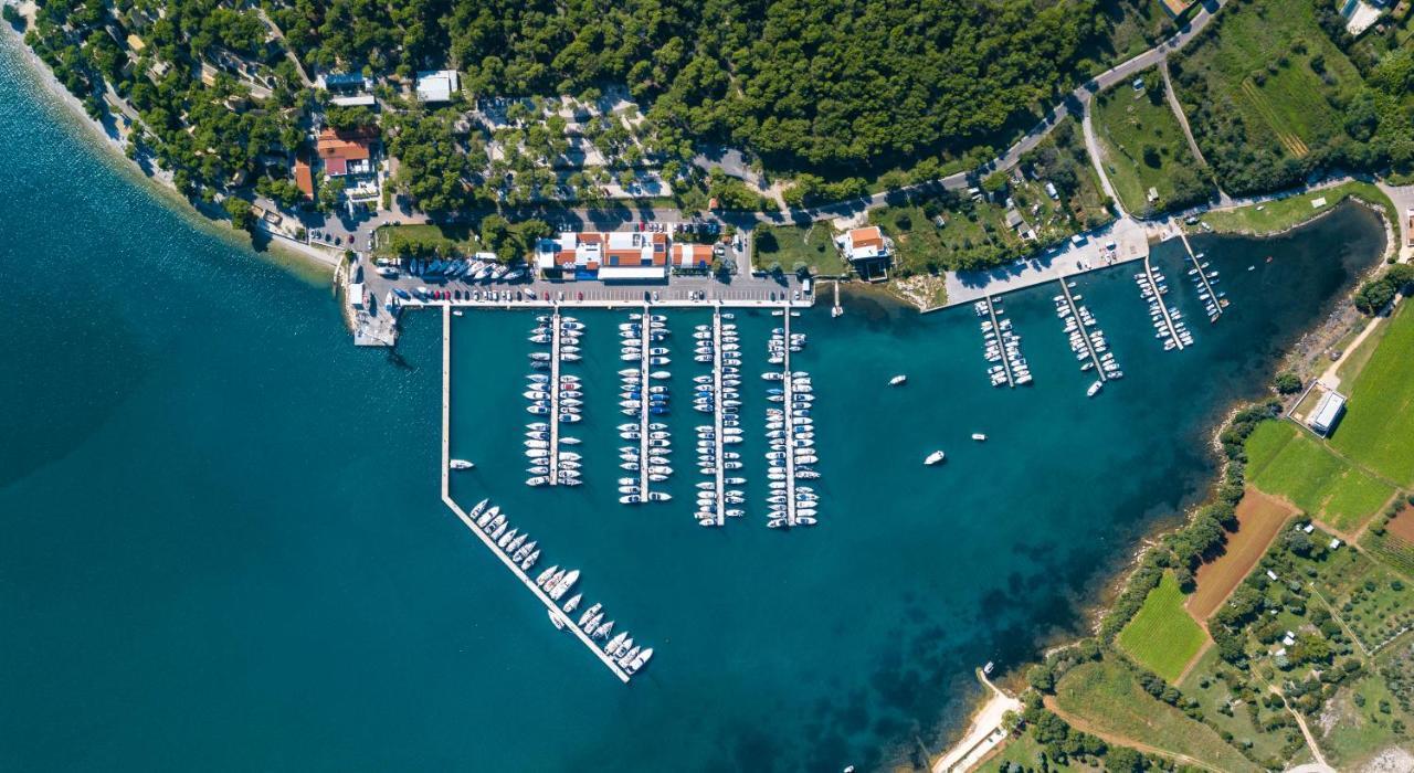 Holiday Home Istra With Jacuzzi Медулин Экстерьер фото